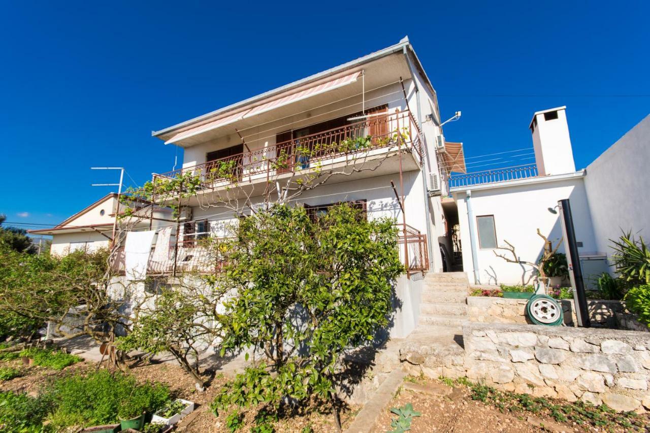 Apartament Tina *